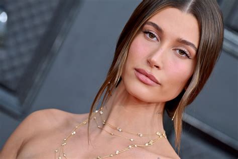 Hailey Bieber Shares Real Unfiltered Selfie Of Irritated And Inflamed Skin Marie Claire Uk