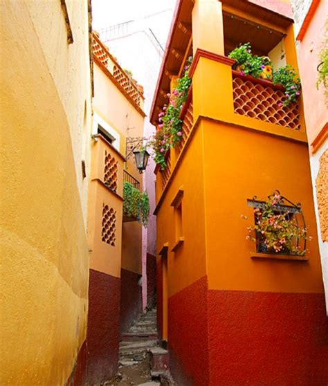 El Callejon Del Beso The Story Behind Guanajuatos Famous Alleyway