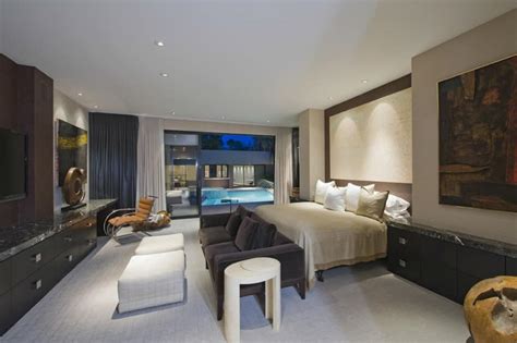 You enter the room of 38 people, and then the shooter is coming and kill 30 people, how many left you entered a room of 34 people viral puzzle solved trivia about 69 people inside the room and the shooter is coming. 55 Custom Luxury Master Bedroom Ideas (Pictures ...
