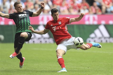 Gouweleeuw 9′ sam., gnabry 23′, kimmich 33′, coman 43′. Robert Lewandowski, bramka, gol, 2017, Augsburg - Super ...
