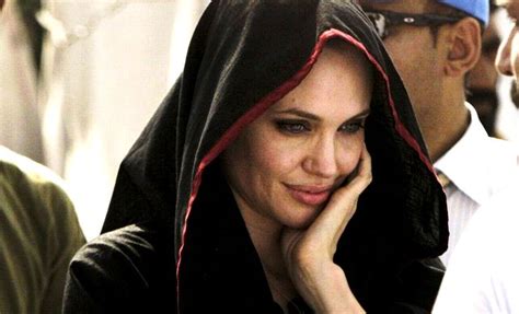 Angelina Jolie In Hijab Celebrity Hijab Pinterest Angelina Jolie