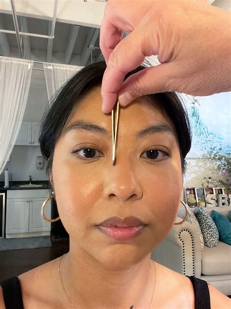 How To Do Your Own Eyebrows Without Makeup