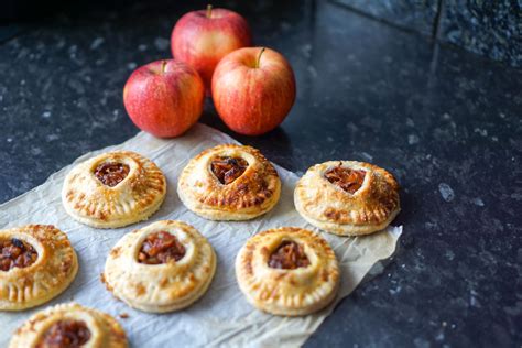 Mini Apple Pies Ramadan Snack Recipes Hungry For Goodies