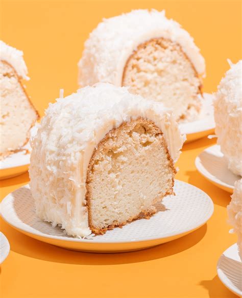 19.02.2021 · officially known as doan's white chocolate coconut cake, it's a personal favorite of actor tom cruise, so much so that he sends it to friends and family nationwide each holiday season. Goldbelly The Best Food Gift In Hollywood It S The Tom Facebook