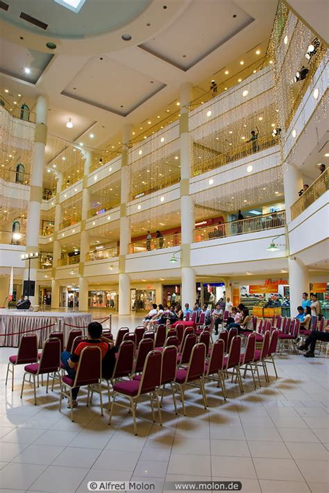 ¡explora lo mejor de ipoh! Photo of Ipoh Parade shopping mall. Ipoh, Perak, Malaysia
