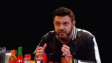 Hot Ones Staffel Folge Adam Richman Fanbabes Out While Eating Spicy Wings