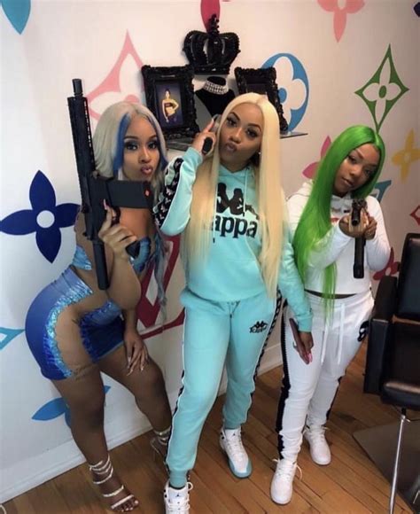 𝐏𝐢𝐧 𝐛𝐫𝐚𝐭𝐬𝐝𝐨𝐥𝐥𝐬🦋 Thug Girl Gangster Girl Squad Outfits
