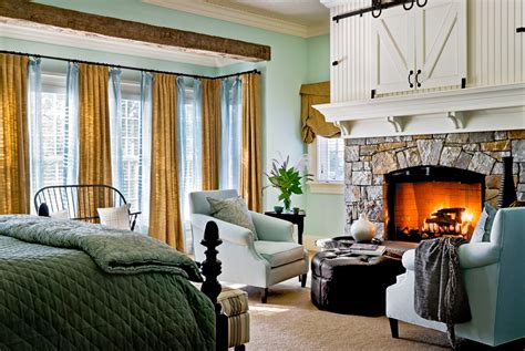 What makes this fireplace special is its minimalist design and its capacity to decorate other rooms, beside the living room. 5 Master Suites - On the Drawing Board