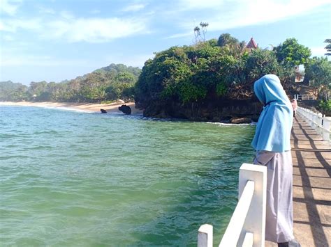 Untuk kamu yang ingin bersenang senang silahkan pilih pantai favoritmu. Info Harga Tiket Masuk Pantai Balekambang Malang 2020 - Penawisata.com