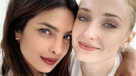 Priyanka Chopra Is Supporting Pregnant Sophie Turner Weeks Before She S Due Reports Access