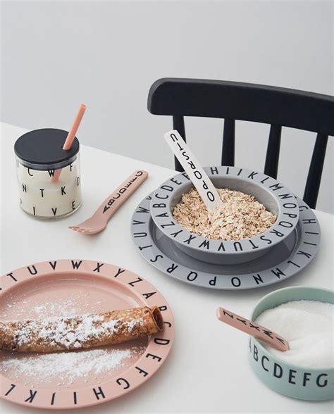 Wenn sie neue möbel, lampen oder dekoration suchen, wollen sie schnell das finden, was sie suchen! Teller Eat & Learn grau von DESIGN LETTERS kaufen | online ...