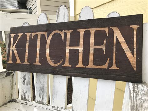 Get our best ideas for designing an elegant, rustic country kitchen. Kitchen signs decor rustic country brown kitchen decor red