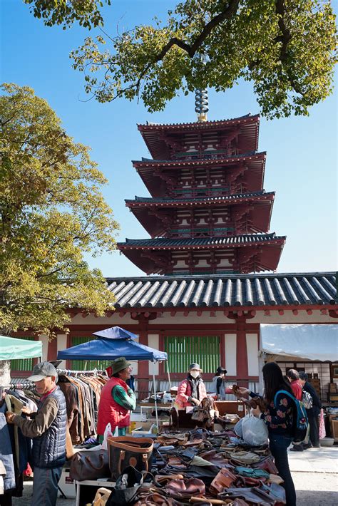 201411222814 Antique And Flea Market In Shitennoji Temple Flickr