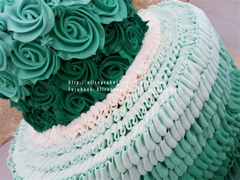 Allcupcakestory Turquoise Rosette Wedding Cake