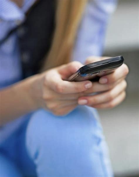Teens Sending Sexts More Likely To Be Sexually Active Study New York