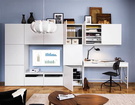 Noi abbiamo deciso di inglobare il frigo nella composizione e lasciare uno. Angolo studio in soggiorno: integrato nella libreria o in ...