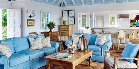15 Gorgeous Beach Style Living Rooms With A Dash Of Woodsy Charm