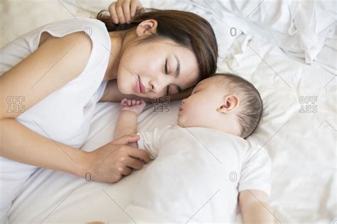 asian mom sleep telegraph