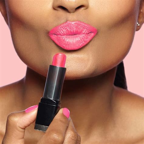 How To Apply Lipstick Perfect Lipstick Application Steps And Tips