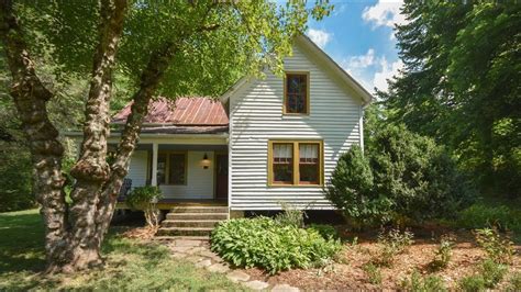 Restored Farmhouse On 8 Conserved Acres 40 Queen Branch Road Franklin