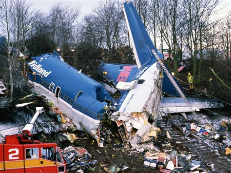 Crash Of A Boeing 737 4y0 In East Midlands 47 Killed Bureau Of