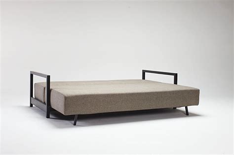 The lamellas induce a play between openess and compactness which depending on the level of extension produce a variable gap in the elements. Innovation Bifrost Sleek Excess Lounger Couch Bett - Sofas