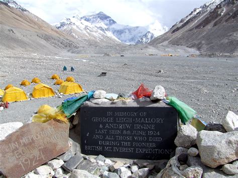 Mallory Irvine Memorial At Everest Base Camp Base Camp Mem Mark