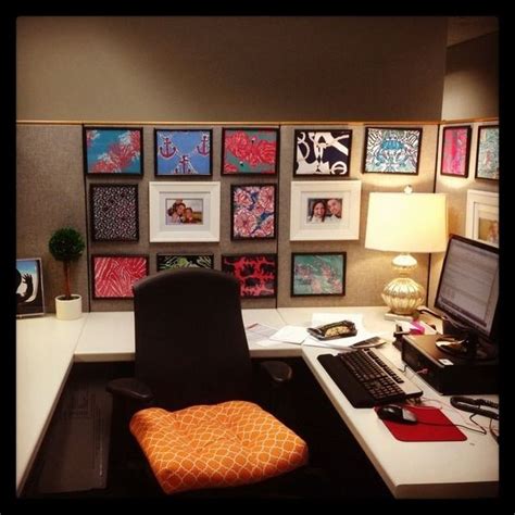 Spice Up Your Working Place With Awesome Cubicle Decor Ideas Cubicle Decor Office Cubicle
