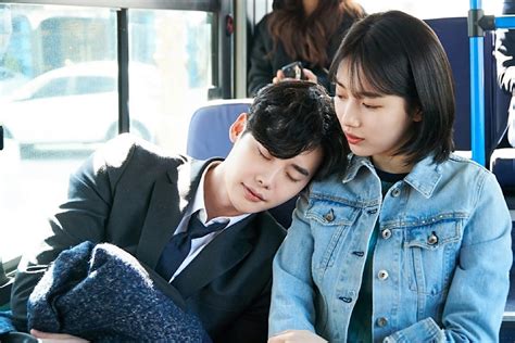 The core is undeniably a typical textbook equation but it exfoliates the charm with one liners and hilarious humor rather than polishing it with flirty talk. While You Were Sleeping: A Quintessential Park Hye-Ryun ...