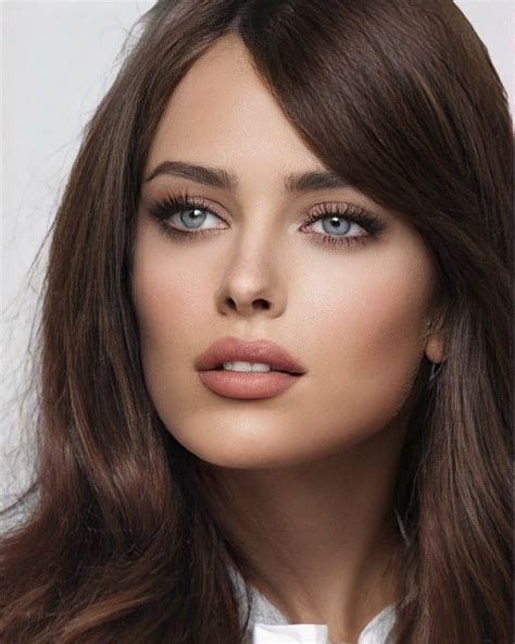 Most Beautiful Eyes Stunning Eyes Gorgeous Women Brunette Makeup