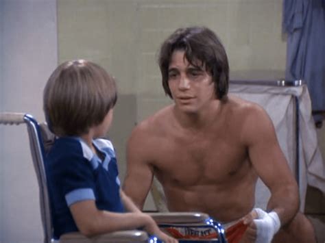 Browse more than 100,000 pictures of celebrity and movie on aceshowbiz. Tony Danza: amie, fortune, taille, tatouage, origine 2020 - Taddlr