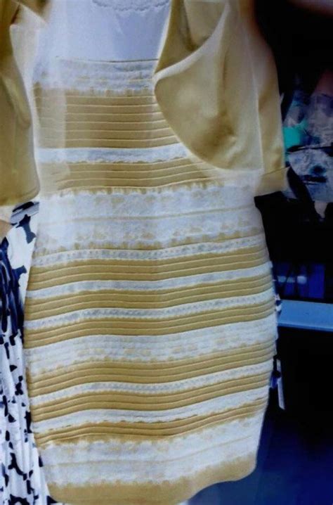 In a particular photo it can appear to be white and gold or blue and black. Welche Farbe hat dieses Kleid? (Seite 7) - Allmystery