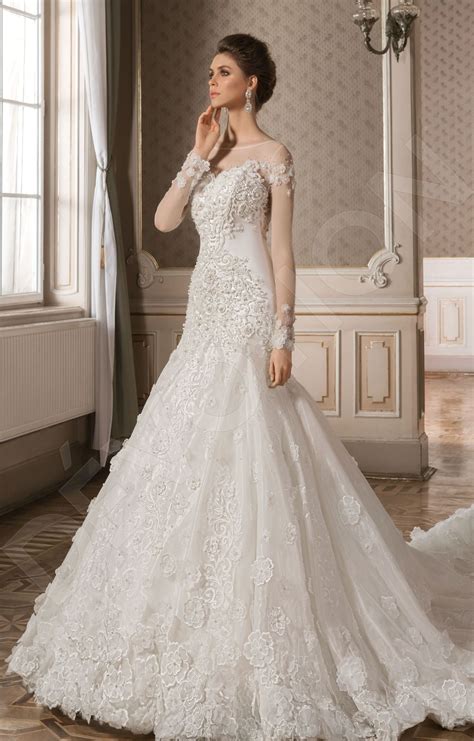 Classic wedding dresses are designed to be timeless and come in tried and true simple silhouettes. Emmison Classic Lace Wedding dress Milk | Devotiondresses ...