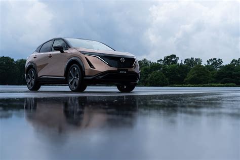 Nissan Unveils 300 Mile Ariya Electric Suv With Liquid Cooled Battery