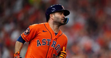 Astros Should Sign José Altuve To New Contract In 2023 Free Agency Amid