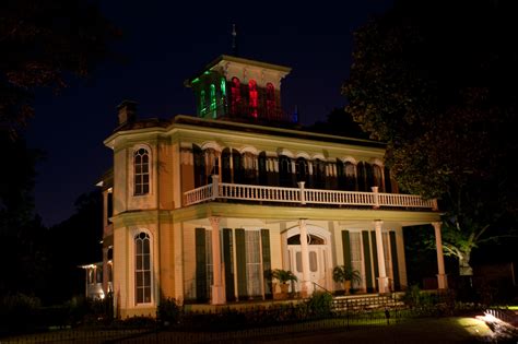 Ghost Of Christmas Past Home Tours In Jefferson Texas Carriage House