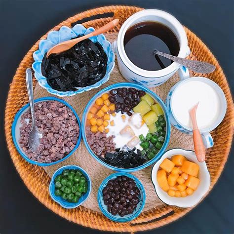 Chè bắp, chè trôi nước, chè đậu phọng, chè đậu đen, chè đậu đỏ, chè thái, chè dừa dầm. Công thức nấu chè đậu xanh khoai dẻo đơn giản mà vẫn hấp dẫn