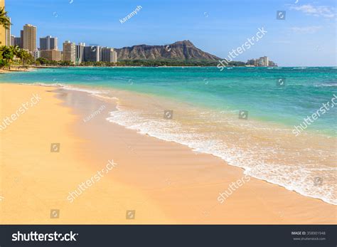 Waikiki Beach Honolulu Hawaii Stock Photo 358901948 Shutterstock