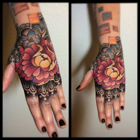 Cutest fish ever, make for a wonderful tattoo design! laurajade:peony-hand-tattoo-flowers-floral-peony-hand