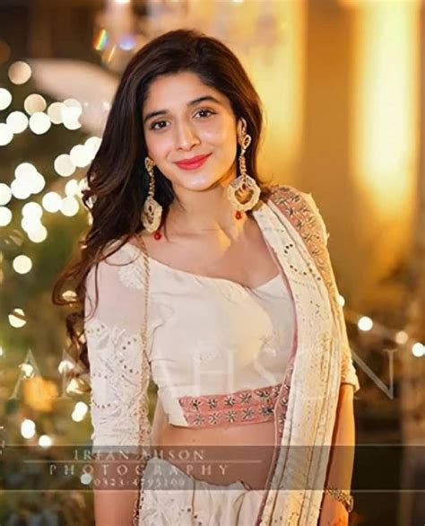 mawra hocane flaunts elegance in her sari looks reviewit pk