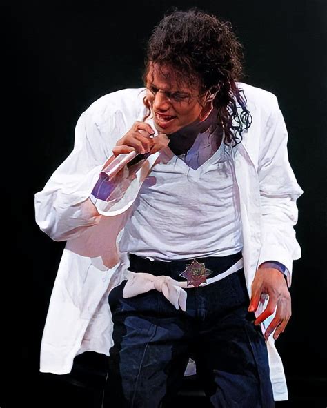 Pin By F R On Mj In 2022 Michael Jackson Wallpaper Michael Jackson