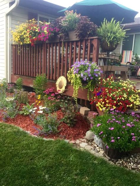 Here's a green and vibrant. 30+ Best DIY ideas to decor Front Yard with Planters ...