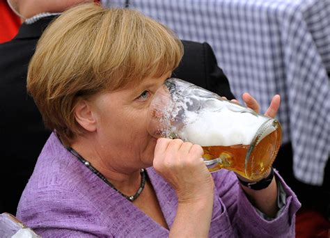 Berlino esagera sulla birra La bionda tedesca patrimonio dell umanità IlGiornale it