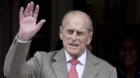 Prince philip, 99, has already spent 16 nights in hospital. Herzog von Edinburgh: Prinz Philip wieder ins Krankenhaus ...