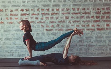 5 Fun Yoga Poses For Two People Beginners And Beyond