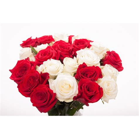 Red And White Roses Bouquet Roses Types Of Flowers