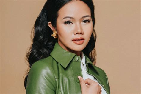 Yunita ababil lagu mp3 download from mp3 ssx last update jun 2021. Lagu baru Yura Yunita "Hoolala" ternyata direkam sendiri ...