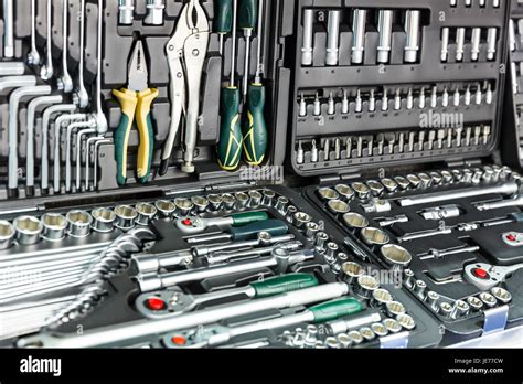 Professional Mechanical Tools For Auto Service And Car Repair Workshop