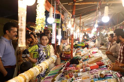 Islamabad June 5 2019 Xinhua — People Shop On The Eve Of Eid Al