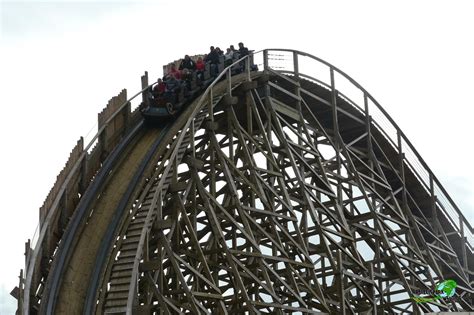 Nach der rettungsaktion im unterfränkischen freizeitpark geiselwind ist die ursache für den ausfall einer aussichtsplattform klar: Heidi - The Ride - Plopsaland De Panne | Freizeitpark-Welt.de